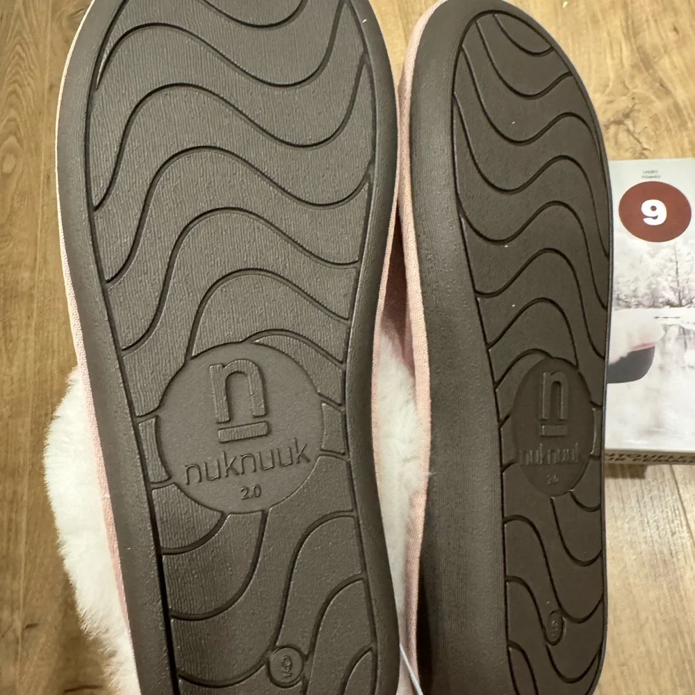 Women's Slippers in Brown and White - Picture 6 of 6